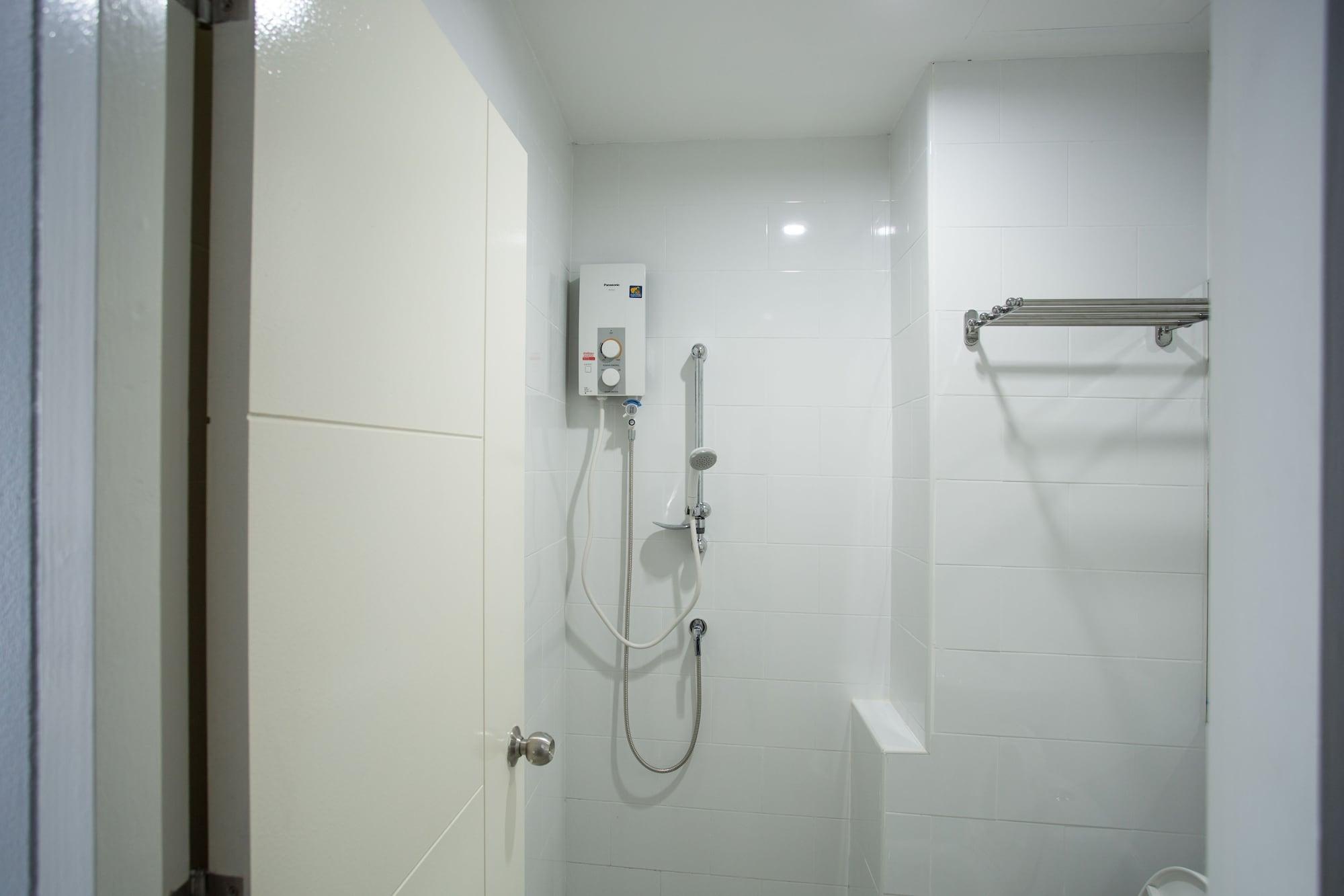 Twentynine Kv Apartel Nonthaburi Buitenkant foto
